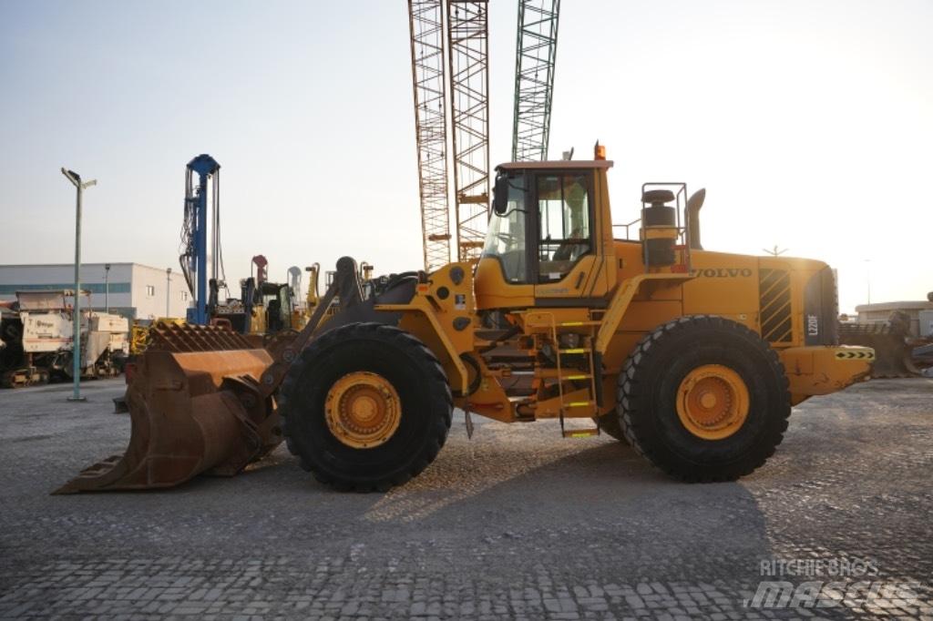 Volvo L220 F Iekrāvēji uz riteņiem