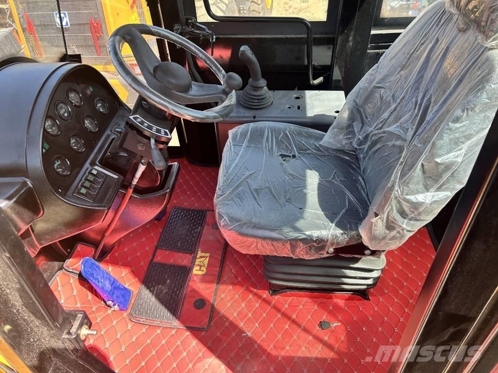 CAT 966H Iekrāvēji uz riteņiem