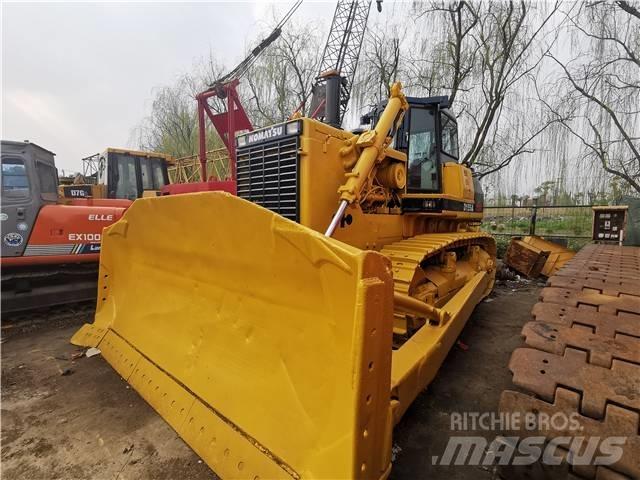 Komatsu D155A Kāpurķēžu buldozeri
