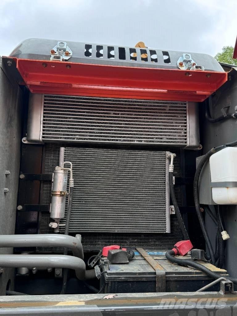Hitachi ZX 200-3 G Kāpurķēžu ekskavatori