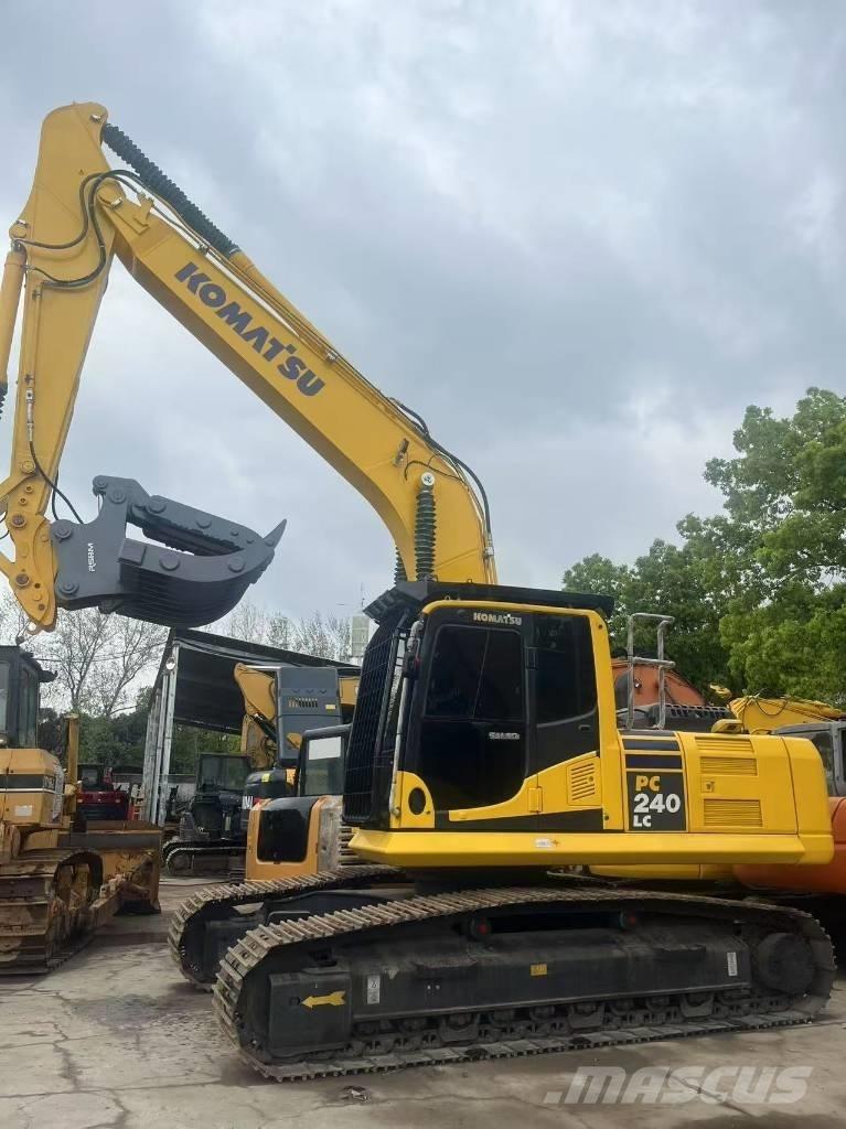 Komatsu PC 240 Kāpurķēžu ekskavatori