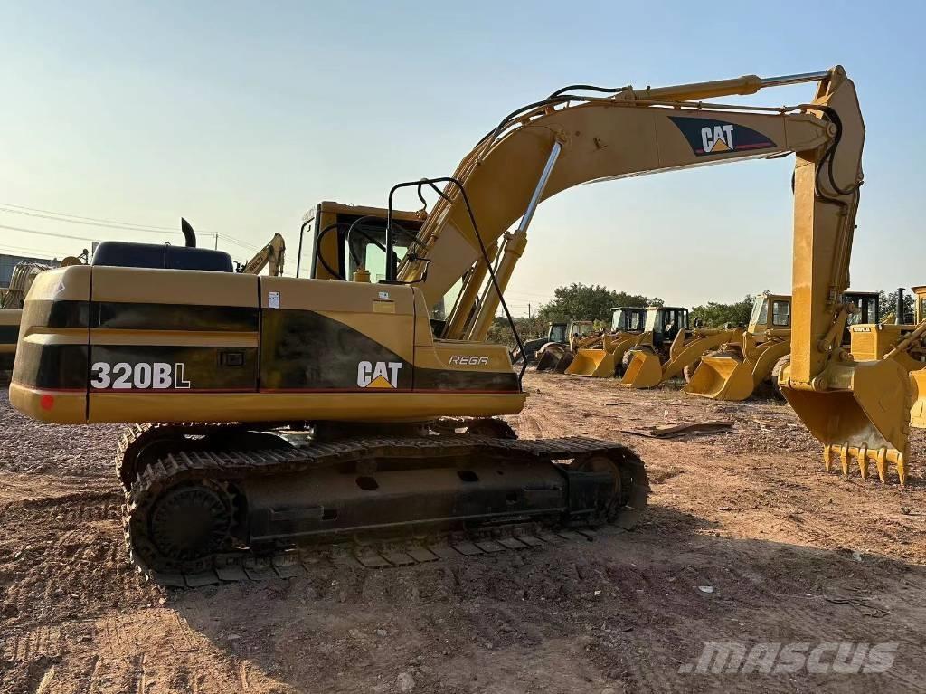 CAT 320 B Kāpurķēžu ekskavatori