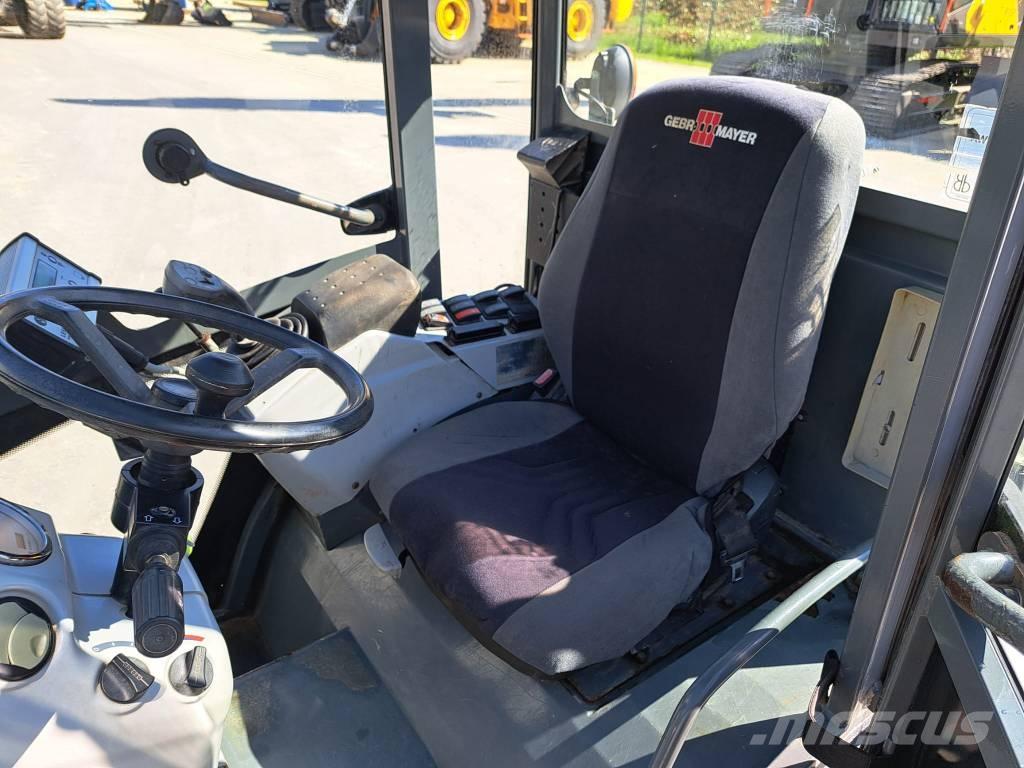 Kramer 348 Iekrāvēji uz riteņiem