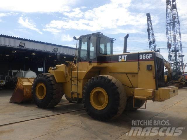 CAT 966 F Iekrāvēji uz riteņiem