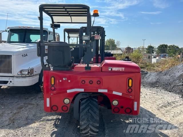 Moffett 4way m55.4 Apvidus autokrāvējs