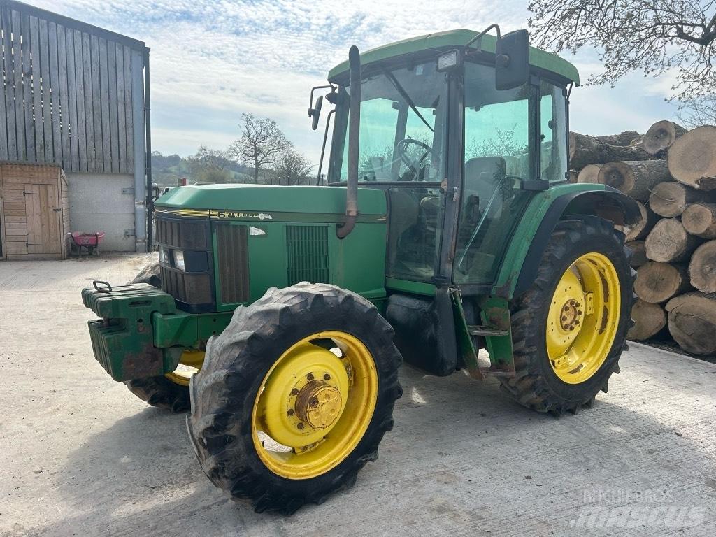 John Deere 6400 Kompaktie traktori