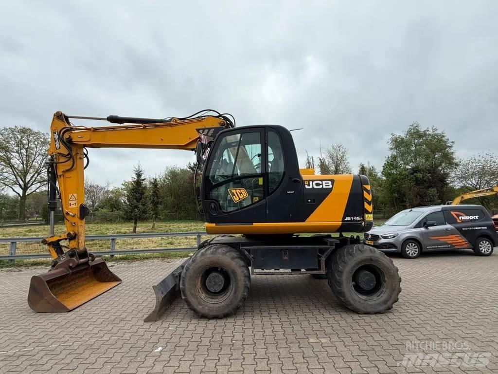 JCB JS 145W Ekskavatori uz riteņiem
