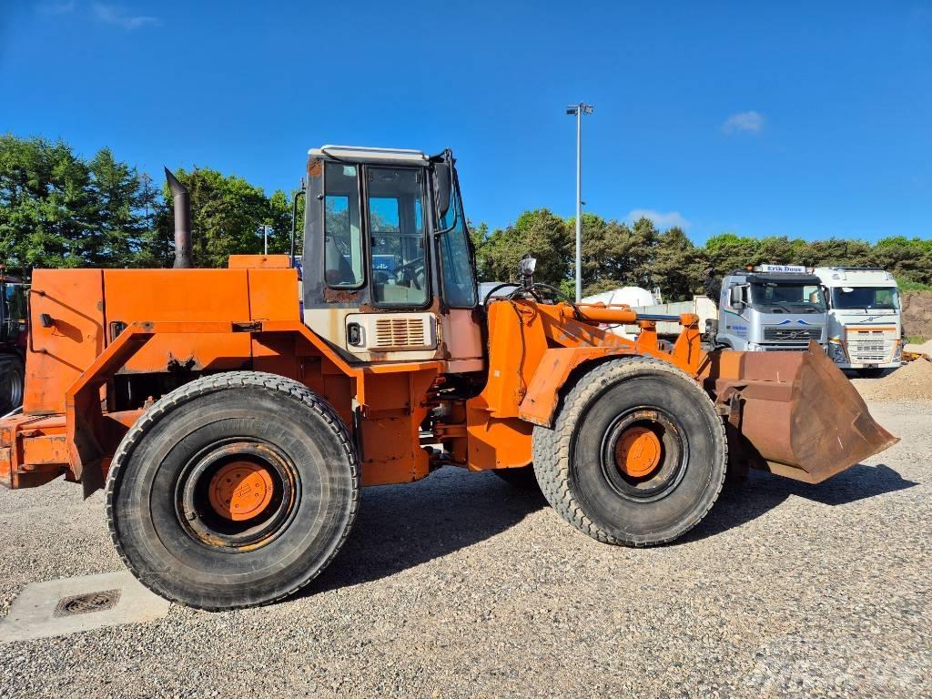 Hitachi FR 130 Iekrāvēji uz riteņiem