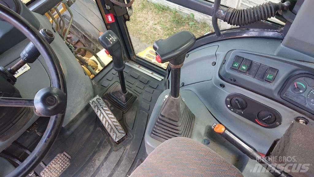 New Holland LB 110 Ekskavatori-iekrāvēji