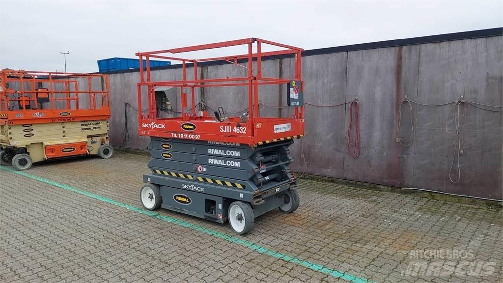 SkyJack SJIII4632 Šķerveida pacēlāji