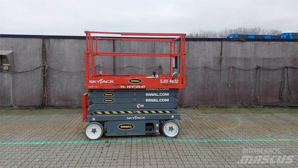 SkyJack SJIII4632 Šķerveida pacēlāji