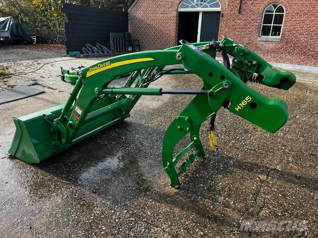 John Deere 3045 R Traktori