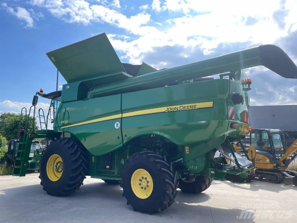 John Deere S670 4x4 Ražas novākšanas kombaini
