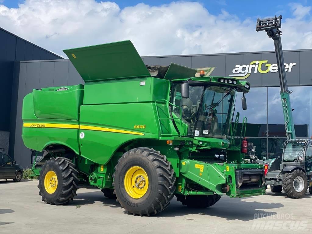 John Deere S670 4x4 Ražas novākšanas kombaini