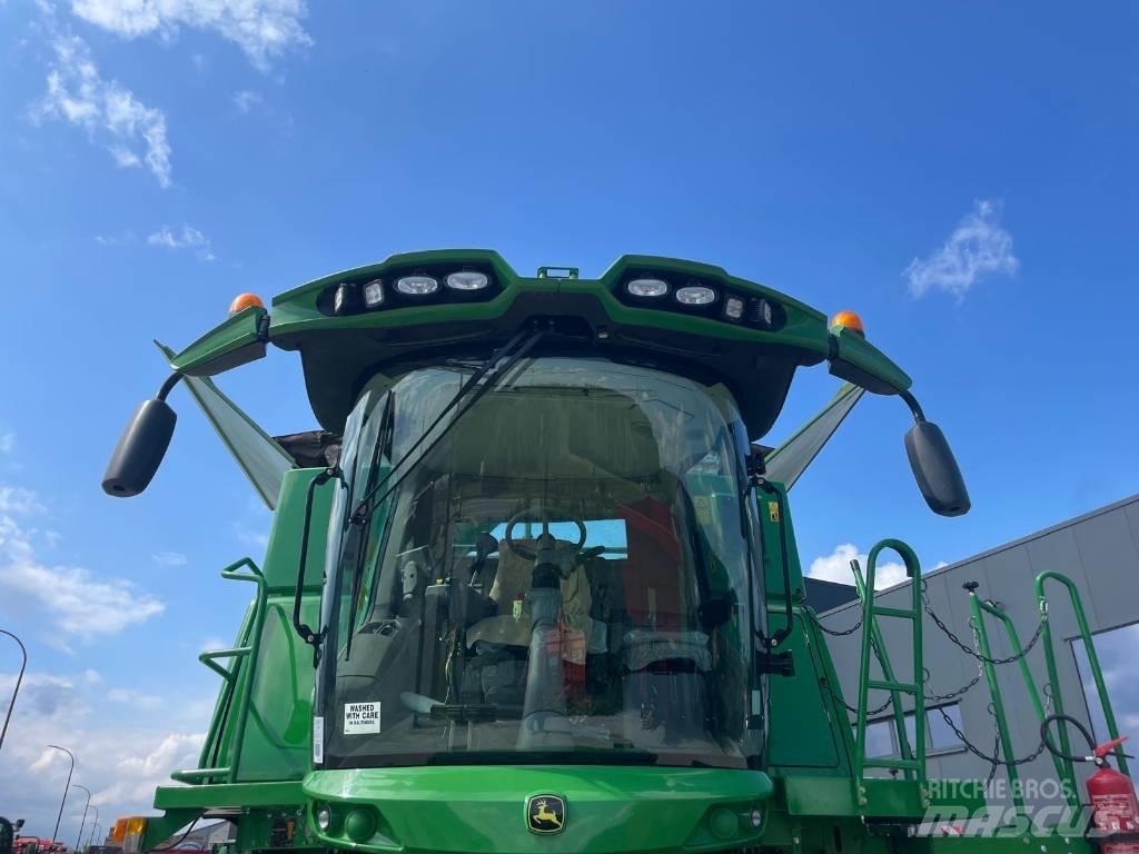 John Deere S670 4x4 Ražas novākšanas kombaini
