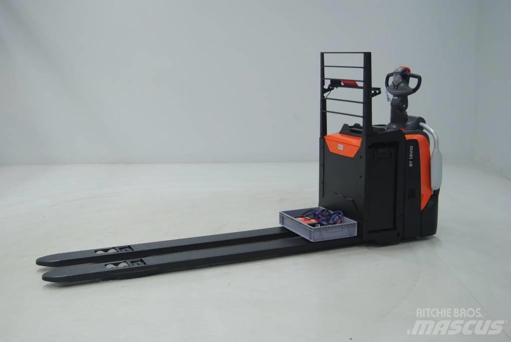 Toyota LPE250 Hidrauliskās stalažas ar platformu
