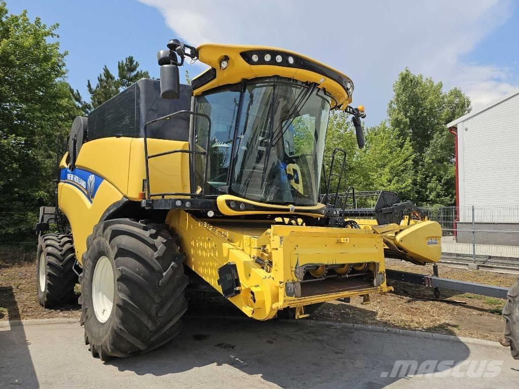New Holland CX8.70 Ražas novākšanas kombaini