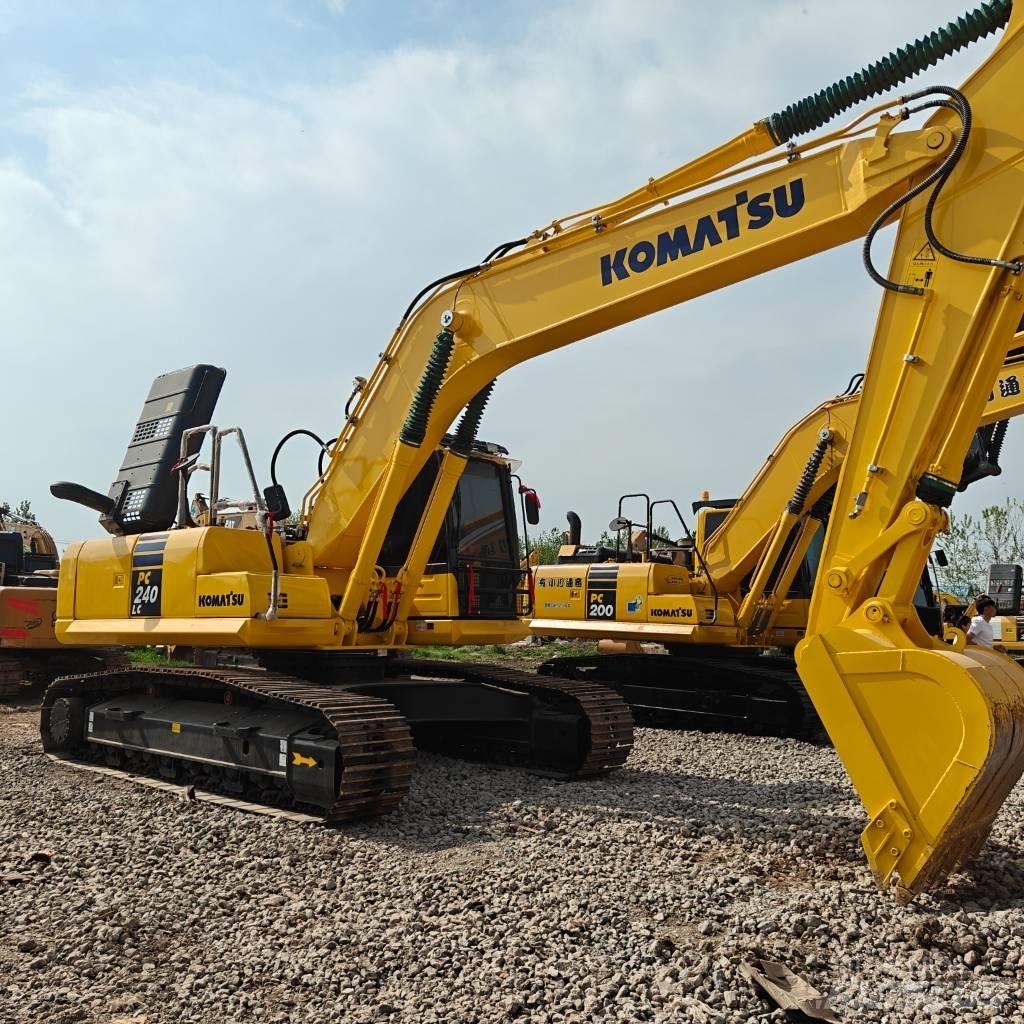 Komatsu 240LC-8 Kāpurķēžu ekskavatori