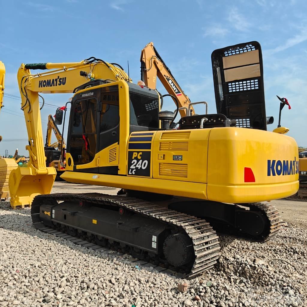 Komatsu 240LC-8 Kāpurķēžu ekskavatori