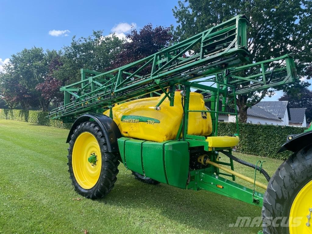 John Deere 732 Piekabināmie smidzinātāji(miglotāji)