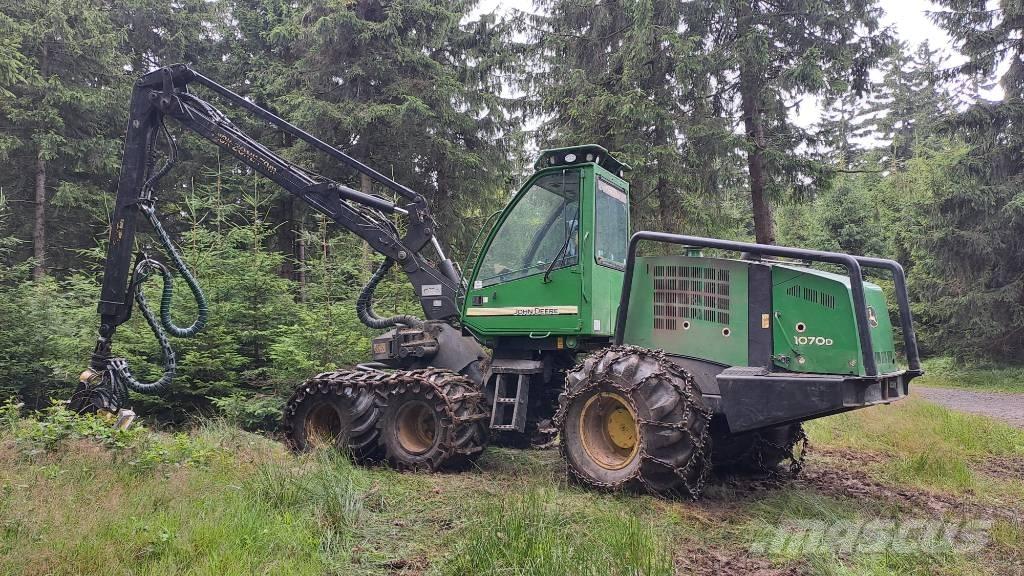 John Deere 1070 D Harvesteri
