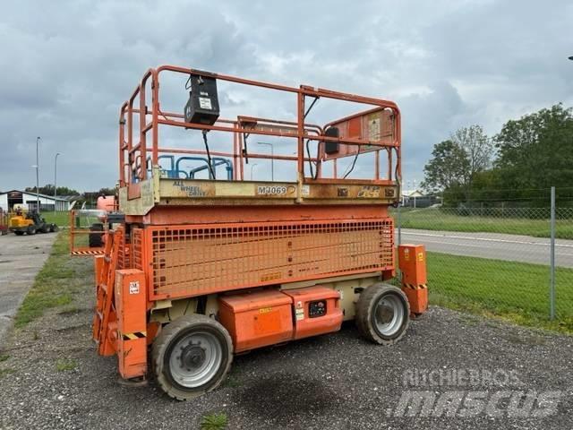 JLG M4069 Šķerveida pacēlāji