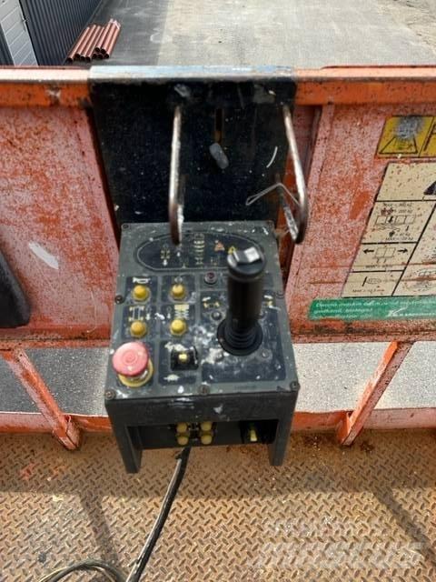 JLG M4069 Šķerveida pacēlāji