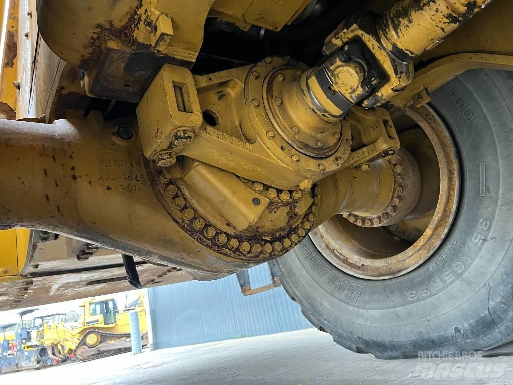 CAT 988H Iekrāvēji uz riteņiem