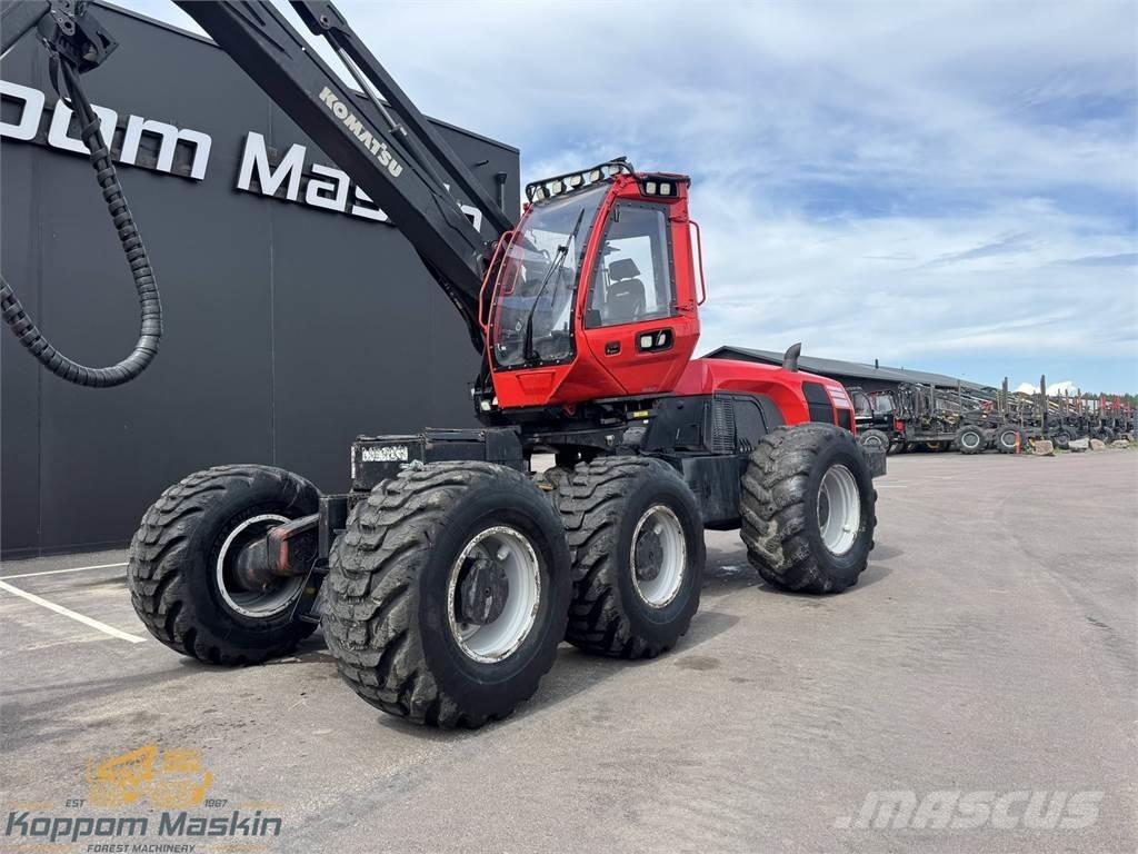 Komatsu 951 Harvesteri