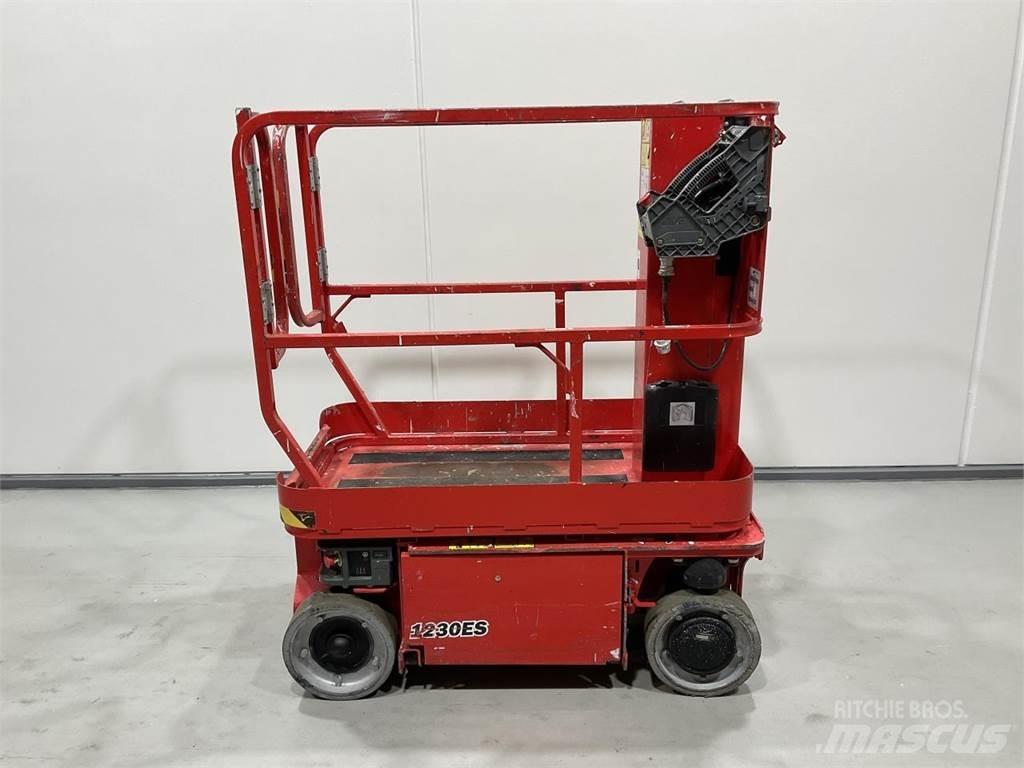 JLG 1230ES Šķerveida pacēlāji