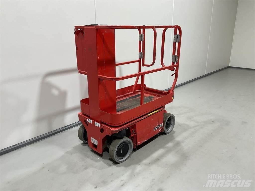 JLG 1230ES Šķerveida pacēlāji