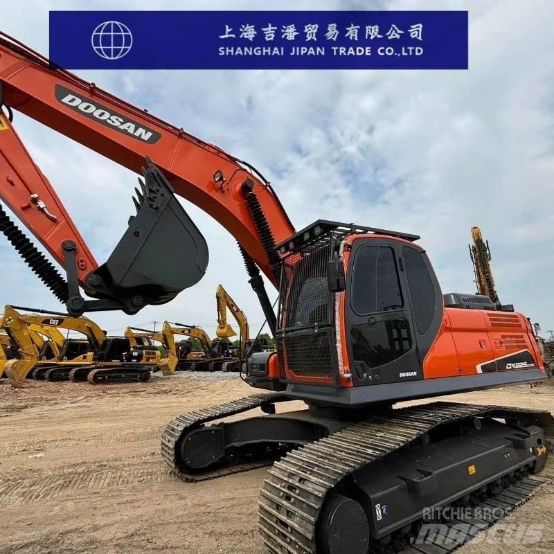 Doosan DX 225 Kāpurķēžu ekskavatori
