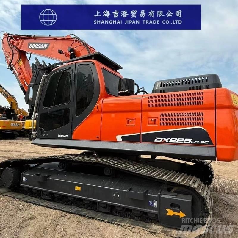 Doosan DX 225 Kāpurķēžu ekskavatori
