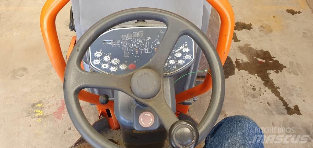 Hamm HD 10 C VV Divvalču grunts veltņi