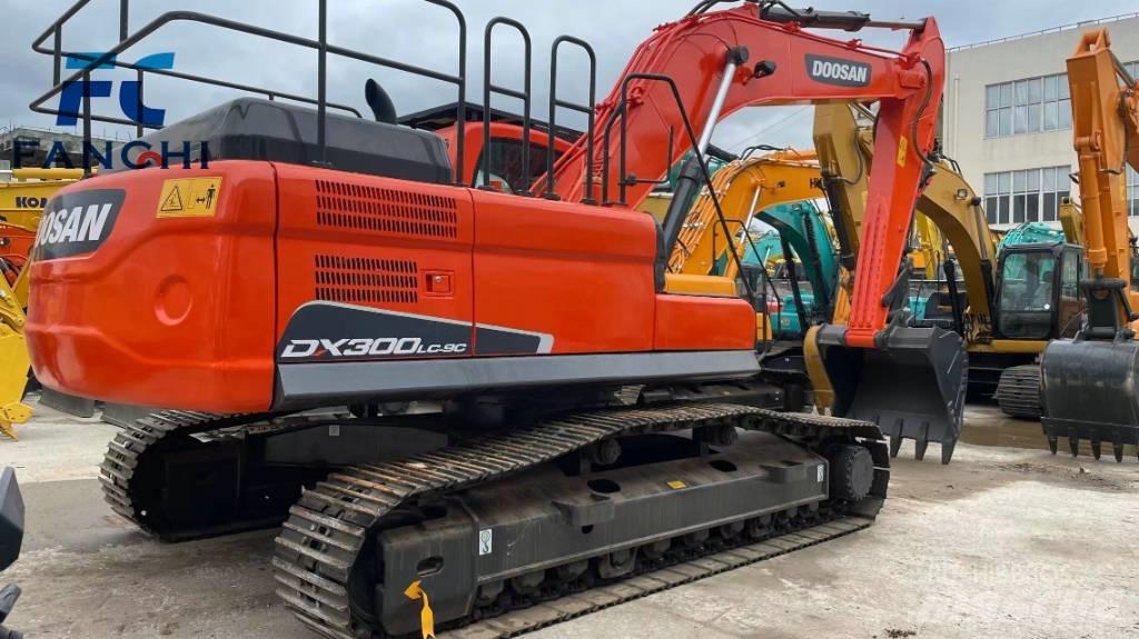 Doosan DX 300 LC Kāpurķēžu ekskavatori