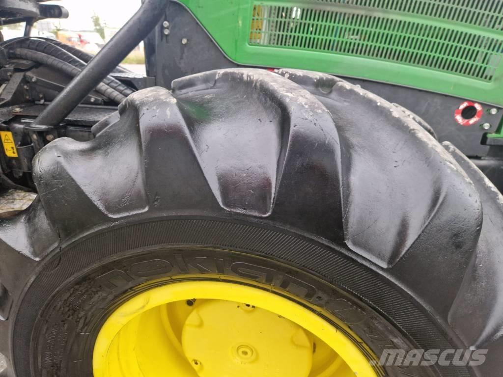 John Deere 1070 E Harvesteri
