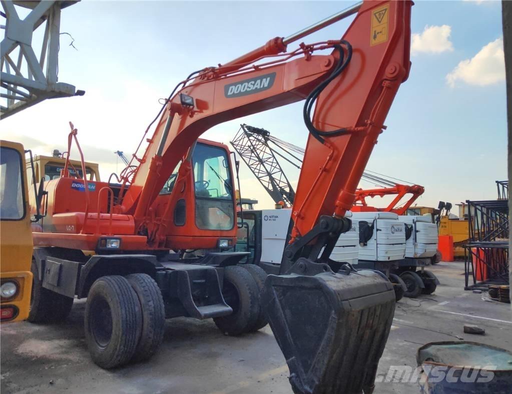 Doosan DH 150 W-7 Ekskavatori uz riteņiem