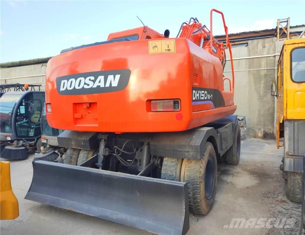Doosan DH 150 W-7 Ekskavatori uz riteņiem