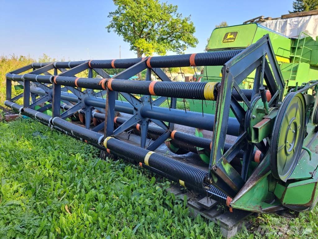 John Deere 1174 Ražas novākšanas kombaini