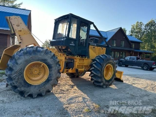 John Deere 540 G III Šķeldotāji