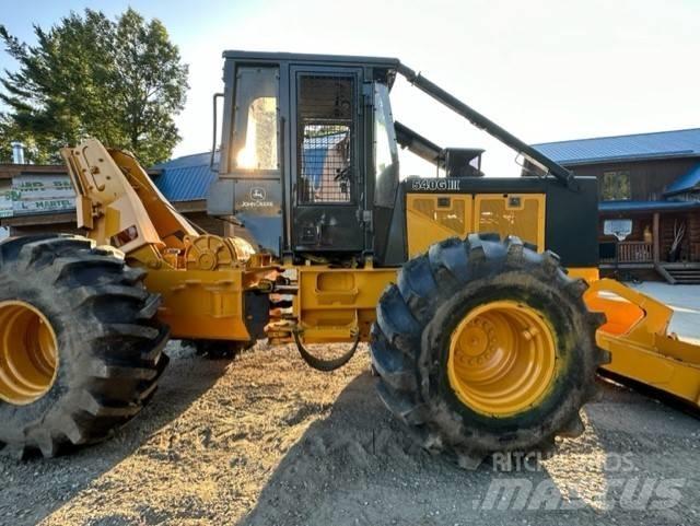 John Deere 540 G III Šķeldotāji