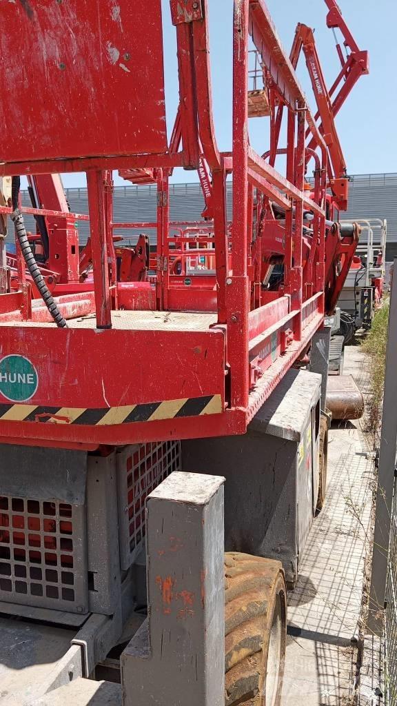 JLG 260 MRT Šķerveida pacēlāji