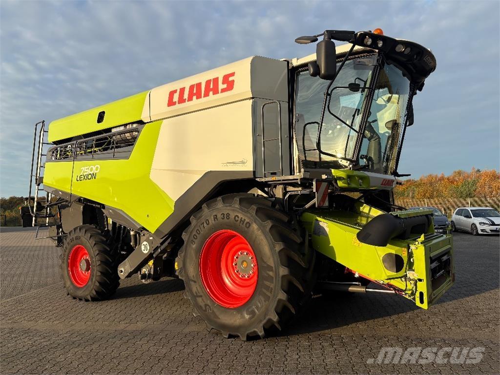 CLAAS LEXION 7500 Ražas novākšanas kombaini