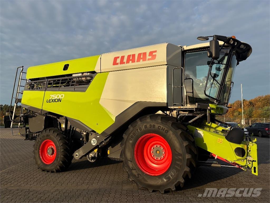 CLAAS LEXION 7500 Ražas novākšanas kombaini