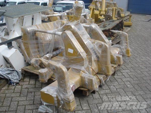CAT 140M/160M Ripper Būvniecība- Citi