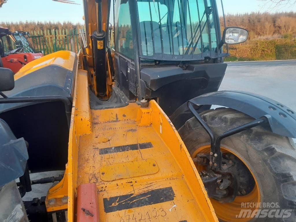 JCB 540-140 Teleskopiskie manipulatori