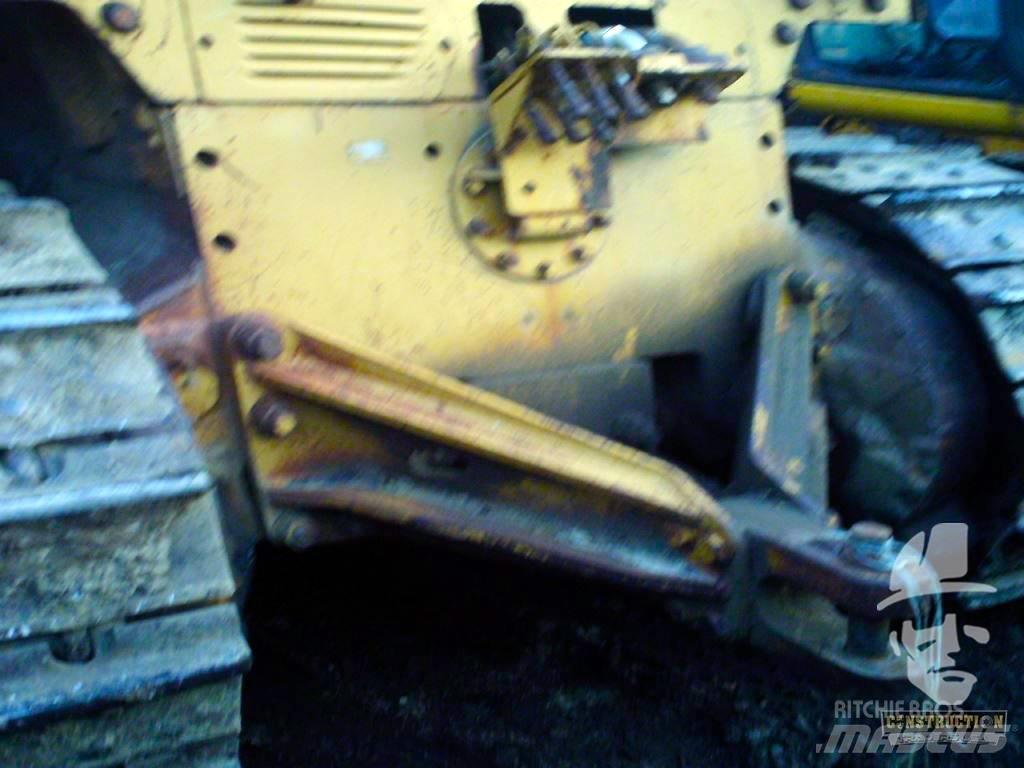 CAT D 8 K Kāpurķēžu buldozeri