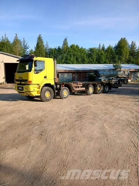 Sisu E11M Treileri meža tehnikas transportēšanai
