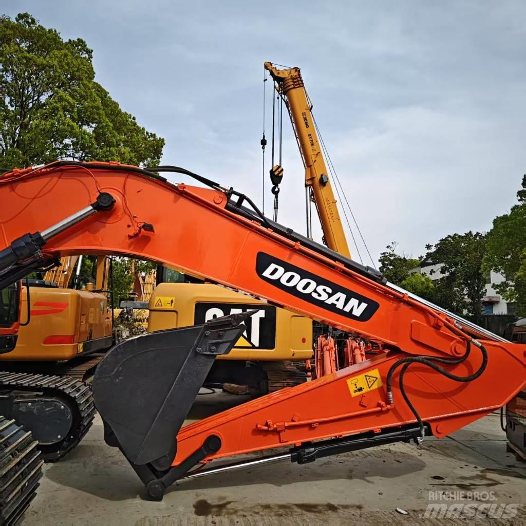 Doosan DX 225 Kāpurķēžu ekskavatori