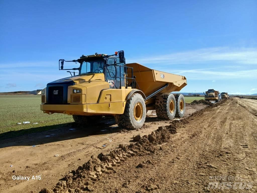 CAT 745 Artikulētie pašizgāzēji